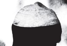 ठगा हुआ सा खड़ा मुसलमां