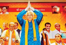 गुजरात में नेतृत्व परिवर्तन