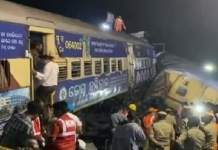 आंध्र प्रदेश रेल हादसा: हादसे में मारे गए लोगों की संख्या पहुंची 14 तक