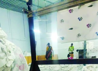 बड़ी क्रांति के इंतज़ार में गुजरात का कपड़ा उद्योग