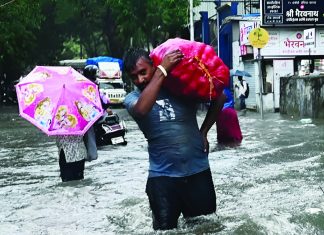 महाराष्ट्र में कहीं पानी, कहीं प्यास