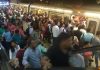दिल्ली में भारी बारिश के बीच येलो लाइन मेट्रो ठप, स्टेशनों पर उमड़ी भीड़