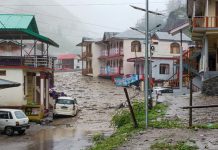 उत्तराखंड में बादल फटने से तबाही, चमोली के तीन गांवों में 10 लोग लापता