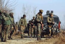 जम्मू-कश्मीर के कुलगाम में सुरक्षाबलों और आतंकियों के बीच मुठभेड़