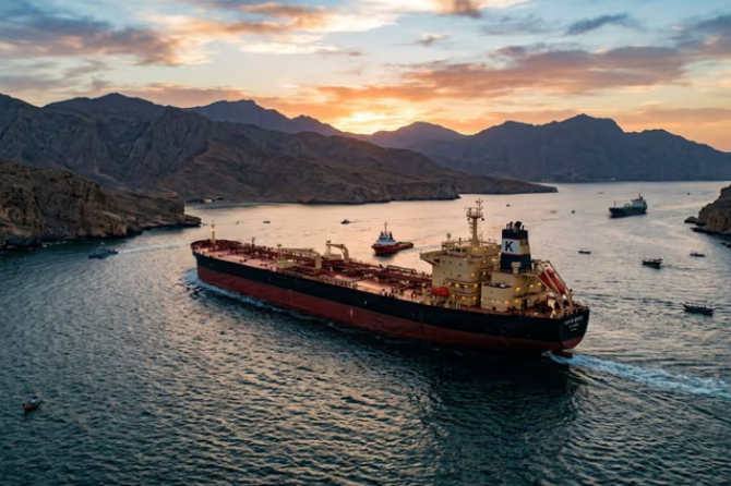 होर्मुज की ‘नस’ पर ईरान की पकड़... लेकिन सबसे अहम केशम द्वीप... (Hormuz strait AI Image ) होर्मुज की ‘नस’ पर ईरान की पकड़... लेकिन सबसे अहम केशम द्वीप... (Hormuz strait AI Image )