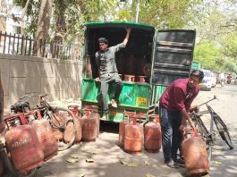 भारत में लॉकडाउन या सिर्फ अफवाह? BJP के दो बड़े मंत्रियों ने क्या कहा जानिए… देश में लॉकडाउन या सिर्फ अफवाह? Photo Credit : Naveen Bansal