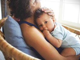 बच्चा गोद लेने वाली मां को भी 12 हफ्ते की छुट्टी, सुप्रीम कोर्ट का बड़ा फैसला गोद लेने वाली मांओं के हक में सुप्रीम कोर्ट का बड़ा फैसला