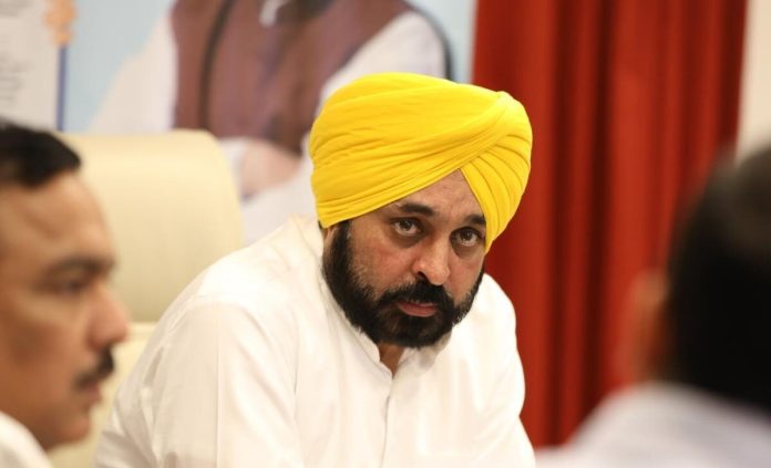 राघव चड्ढा को भगवंत मान की नसीहत... (फोटो साभार: फेसबुक)