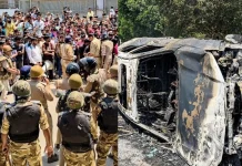 नोएडा में मजदूरों का गुस्सा फूटा: पथराव-आगजनी, सैलरी बढ़ाने की मांग पर बवाल नोएडा में मजदूरों का सैलरी बढ़ाने की मांग पर बवाल। | Photo: हिन्दुस्तान