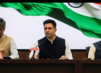 AAP में ऐतिहासिक टूट: राघव चड्ढा ने थामा BJP का दामन राघव चड्ढा ने थामा भाजपा का दामन। दो-तिहाई सांसदों के साथ बगावत कर बदला दिल्ली का समीकरण...Photo : Tehelka bureau