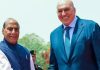 समंदर से आसमान तक ‘India-Italy’ साथ: रक्षा औद्योगिक ढांचे को करेंगे मजबूत नयी दिल्ली : एक-दूसरे का अभिभवदन करते इटली के रक्षा मंत्री गुइडो क्रोसेट्टो और रक्षा मंत्री राजनाथ सिंह।(Photo Credit : ANI)