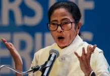 नंदीग्राम में चुनावी संग्राम: TMC-बजेपी आमने-सामने, पुलिस पर भी उठे सवाल TMC-बजेपी आमने-सामने... | Photo Credit: Jansatta