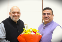 Bengal Chunav: नामांकन, रोड शो और हिंसा से गरमाया माहौल भवानीपुर सीट से बीजेपी नेता सुवेंदु अधिकारी ने अपना नामांकन दाखिल किया।