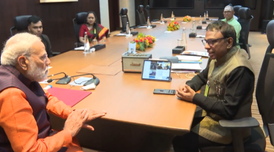 प्रधानमंत्री नरेंद्र मोदी ने चेन्नई में प्रसिद्ध संगीतकार रमेश विनायकम से मुलाकात की। प्रधानमंत्री नरेंद्र मोदी ने चेन्नई में प्रसिद्ध संगीतकार रमेश विनायकम से मुलाकात की।