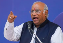 516 से सीधे 816 सीटें? महिला आरक्षण पर ‘जल्दबाजी’ का आरोप, CWC बैठक में खरगे ने सरकार को घेरा CWC बैठक में खरगे ने सरकार को घेरा। | (Photo: ITG)