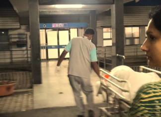 जमशेदपुर बिष्टुपुर कांड से भड़के लोग, चाय बेचने वाली युवती पर हमला, ICU में भर्ती गर्म चाय से हमले में झुलसी पीड़िता ICU में...