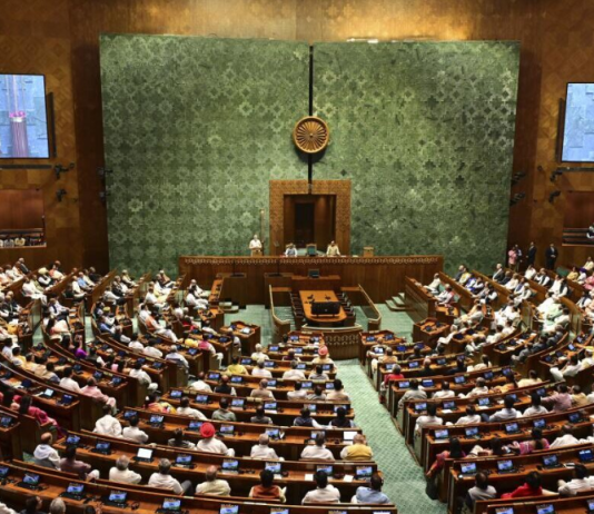 ‘शक्ति वंदन’ पर ग्रहण, इंडिया गठबंधन को मिली नई संजीवनी 'इंडिया' गठबंधन को मिली नई संजीवनी... | Photo Credit: yischoolhub