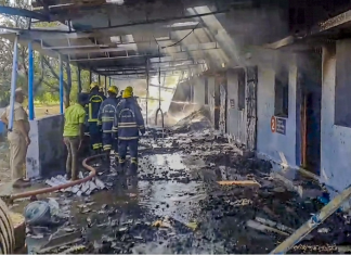 विरुधुनगर Firecracker factory blast : अब तक 23 श्रमिकों की मौत Firecracker Mishap In Tamil Nadu Kills 23 People. | Photo Credit: (PTI Photo)