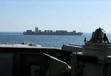 6 घंटे की चेतावनी के बाद एक्शन! अमेरिकी नेवी ने ईरानी जहाज TOUSKA को किया जब्त, बढ़ा ग्लोबल टेंशन अमेरिकी नौसेना ने ईरानी झंडे वाले कार्गो जहाज 'TOUSKA' को बीच समंदर में रोककर अपने कब्जे में ले लिया। Photo Credit: Reuters's facebook post