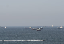 होर्मुज में फिर गोलीबारी: ईरान की गनबोट ने जहाज पर बरसाईं गोलियां होर्मुज में फिर गोलीबारी... | Photo Credit: NDTV.in