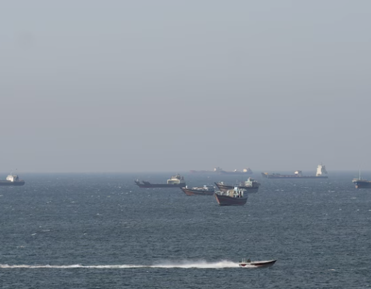 होर्मुज में फिर गोलीबारी: ईरान की गनबोट ने जहाज पर बरसाईं गोलियां होर्मुज में फिर गोलीबारी... | Photo Credit: NDTV.in