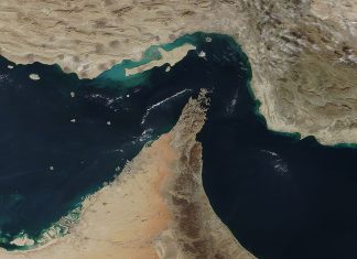 होर्मुज का ‘बायपास’ प्लान! परमाणु धमाकों से नई नहर बनाने का अमेरिकी सुझाव Strait of Hormuz. | Photo: Wikipedia