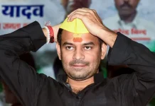 तेज प्रताप के तेवर: RJD पर निशाना, नीतीश की तारीफ से बढ़ी हलचल तेज प्रताप यादव ने RJD पर साधा निशाना। Photo Credit: Jagran