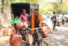 गैस सिलेंडर पर राहत: संकट के बीच सरकार के 2 बड़े फैसलों से आम जनता को सहारा वैश्विक संकट के बीच भारत ने एलपीजी सप्लाई को लेकर बड़ा फैसला लिया है।