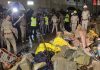 Bengaluru में बारिश का कहर: 7 की मौत Bengaluru Wall Collapse: बॉरिंग एंड लेडी कर्जन अस्पताल की चारदीवारी गिरने से दो बच्चों समेत सात लोगों की मौत से हड़कंप मच गया। मुख्यमंत्री सिद्धारमैया ने मुआवजे का ऐलान किया है और मामले की जांच के आदेश दिए हैं…Photo : PTI
