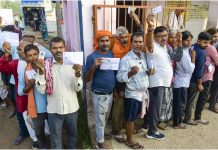 रिकॉर्ड वोटिंग का क्या है खेल? कभी सत्ता बदली, कभी सरकार हुई और मजबूत रिकॉर्ड वोटिंग का क्या है खेल? | Image Source: PTI