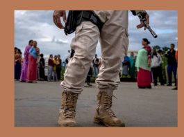 Manipur का ‘त्रिकोणीय’ संकट: Kuki-Meitei जंग के बीच नगाओं की Entry, क्या Civil War की ओर बढ़ रहा राज्य? बारूद के ढेर पर मणिपुर: बीते दिन हुई ताजा हिंसा में तीन लोगों की मौत हो गई… Photo Credit: PTI/File