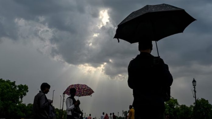 दिल्ली-NCR में 'अप्रैल कूल': धूल भरी आंधी के साथ बरसे बदरा, 30 अप्रैल तक बारिश का पूर्वानुमान… File Photo : IndiaToday