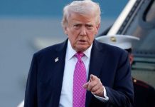 Trump का अल्टीमेटम: ‘सीधा फोन करो या परिणाम भुगतो’, Pak में वार्ता रद्द होने के बाद ईरान पर दबाव बढ़ा ट्रम्प का कड़ा रुख: ट्रम्प ने सोशल मीडिया पर स्पष्ट किया कि वह "बेकार की बातों" के लिए अपने अधिकारियों के 18 घंटे बर्बाद नहीं करना चाहते। Photo Credit : AP