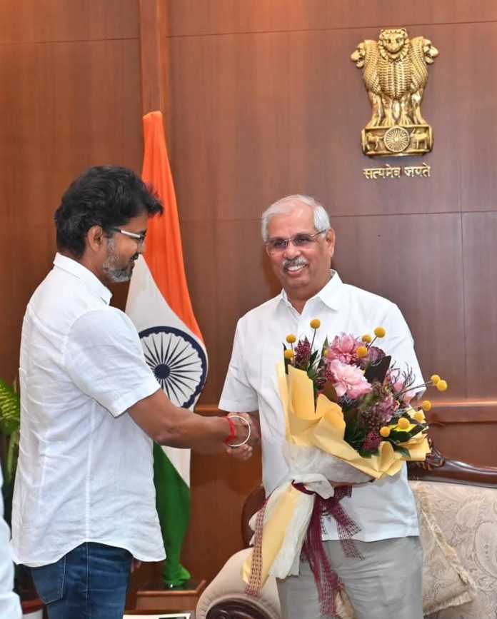तमिलनाडु में 'VIjay' युग का आरंभ! : राज्यपाल को 118 विधायकों का समर्थन पत्र सौंपा, सरकार बनाने की मंजूरी मिली… Pic Credit : TOI