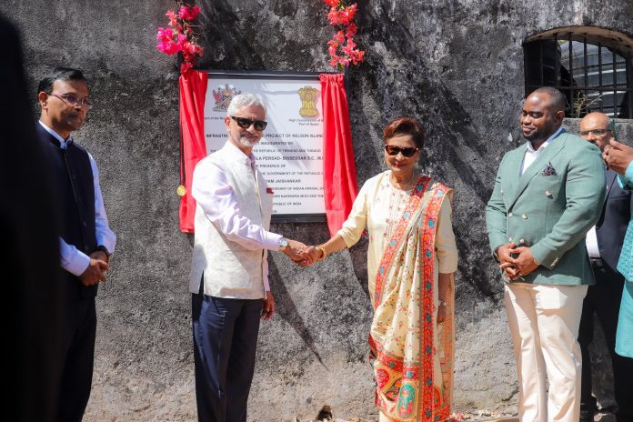 त्रिनिदाद में कृत्रिम पैर केंद्र की स्थापना : विदेश मंत्री और त्रिनिदाद-टोबैगो की पीएम कमला प्रसाद बिसेसर ने किया सेंटर का उद्घाटन, जयशंकर ने इसे दिव्यांगजन के लिए वरदान बताया…Pic Credit : TTT Live Online/FB