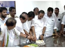 Kerala में UDF की धमाकेदार बढ़त, इंदिरा भवन में जश्न ही जश्न Keralam में UDF की धमाकेदार बढ़त... | Image Source: Total Tv