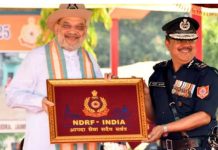 आपदा प्रबंधन में ‘विश्वसनीय भारतीय पहचान’ बनी NDRF : अमित शाह 'प्रेसिडेंट कलर'अवार्ड सेरेमनी: गाजियाबाद में 8वीं वाहिनी NDRF को उत्कृष्ट सेवा के लिए मिला राष्ट्रपति का विशेष सम्मान, गृहमंत्री अमित शाह ने बढ़ाया जवानों का उत्साह…Pic Credit : DD News