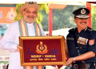 आपदा प्रबंधन में ‘विश्वसनीय भारतीय पहचान’ बनी NDRF : अमित शाह 'प्रेसिडेंट कलर'अवार्ड सेरेमनी: गाजियाबाद में 8वीं वाहिनी NDRF को उत्कृष्ट सेवा के लिए मिला राष्ट्रपति का विशेष सम्मान, गृहमंत्री अमित शाह ने बढ़ाया जवानों का उत्साह…Pic Credit : DD News