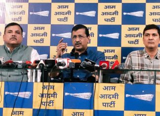 नीट पेपर लीक: Kejriwal ने जवाबदेही पर घेरी सरकार नई दिल्ली: पेपर लीक मामले में प्रेस वार्ता करते आप राष्ट्रीय संयोजक और दिल्ली के पूर्व मुख्यमंत्री अरविंद केजरीवाल…Pic Credit : Naveen Bansal