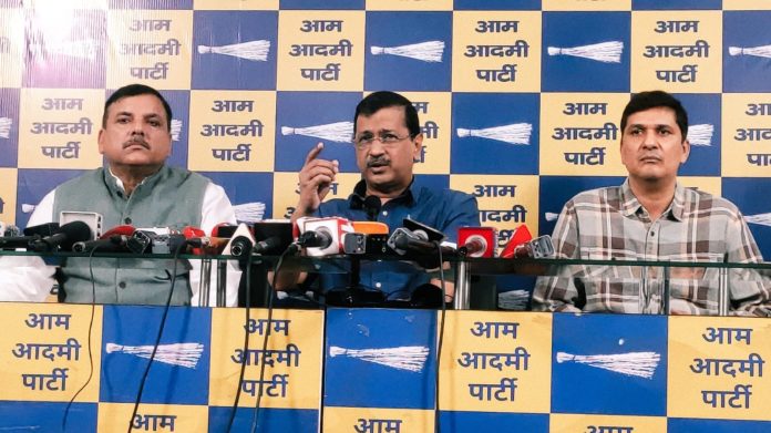नई दिल्ली: पेपर लीक मामले में प्रेस वार्ता करते आप राष्ट्रीय संयोजक और दिल्ली के पूर्व मुख्यमंत्री अरविंद केजरीवाल…Pic Credit : Naveen Bansal नई दिल्ली: पेपर लीक मामले में प्रेस वार्ता करते आप राष्ट्रीय संयोजक और दिल्ली के पूर्व मुख्यमंत्री अरविंद केजरीवाल…Pic Credit : Naveen Bansal