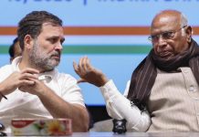 केरल: CM पर सस्पेंस से विपक्ष हमलावर, कहा-जनादेश का अनादर! सत्ता संघर्ष और नेतृत्व की दुविधा : वर्तमान सियासी परिदृश्य में यह विलंब न केवल शासन को प्रभावित कर रहा है, बल्कि नए गठबंधन की निर्णय क्षमता पर भी सवालिया निशान लगा रहा है…| Image: PTI/File