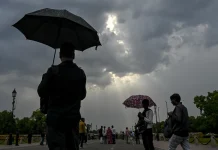 गर्मी भी, बारिश भी! दिल्ली को मिलेगी राहत, लेकिन कई राज्यों में हीटवेव का कहर गर्मी भी, बारिश भी! दिल्ली को मिलेगी राहत, लेकिन कई राज्यों में हीटवेव का कहर... | Image Source: India TV Hindi