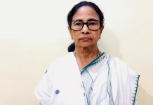 मतगणना के बीच ममता का संदेश: “काउंटिंग सेंटर मत छोड़ना” मतगणना के बीच ममता का संदेश...