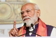 तेल संकट के बीच PM मोदी का बड़ा फैसला, आधा हुआ काफिला; सरकारी खर्च पर भी लगेगी लगाम तेल संकट के बीच PM मोदी का काफिला हुआ आधा... | Image Source: PTI