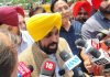 AAP से गए सांसदों पर घमासान, भगवंत मान बोले- सदस्यता रद्द हो आम आदमी पार्टी छोड़कर भाजपा में शामिल हुए राज्यसभा सांसदों की सदस्यता रद्द होनी चाहिए... - Bhagwant Mann | Photo Credit: Naveen Bansal