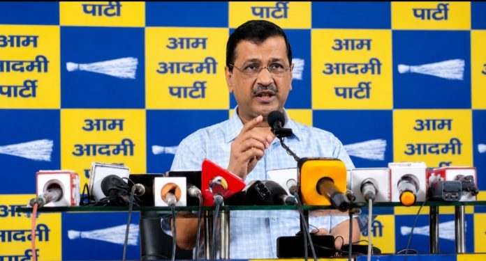 अरोड़ा ने बीजेपी जॉइन नहीं की इसलिए हो रही ED की छापेमारी... बोले - अरविंद केजरीवाल | Photo Credit: Naveen Bansal