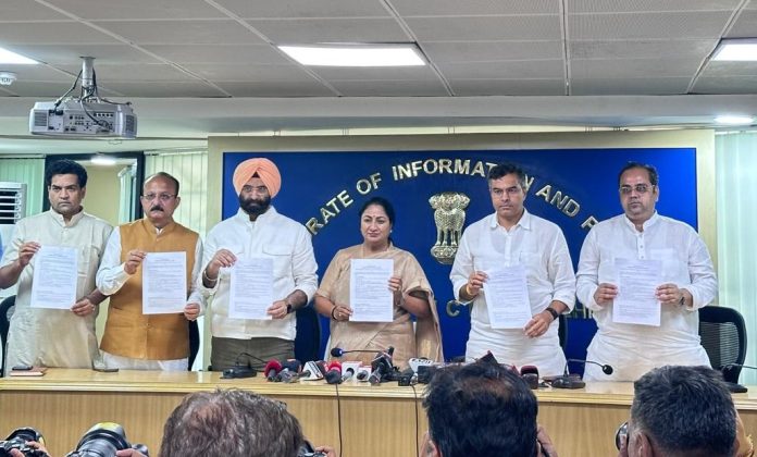 Delhi cm announce Delhi economic plan Delhi cm announce Delhi economic plan