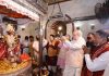 दक्षिणेश्वर में आशीर्वाद के साथ Shah के बंगाल दौरे का आगाज राजतिलक की तैयारी: दक्षिणेश्वर से आशीर्वाद लेकर ब्रिगेड परेड ग्राउंड की ओर कदम...Pic PTI