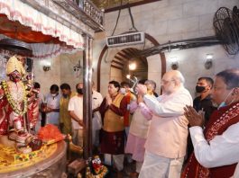 दक्षिणेश्वर में आशीर्वाद के साथ Shah के बंगाल दौरे का आगाज राजतिलक की तैयारी: दक्षिणेश्वर से आशीर्वाद लेकर ब्रिगेड परेड ग्राउंड की ओर कदम...Pic PTI