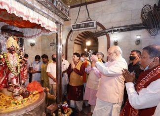 दक्षिणेश्वर में आशीर्वाद के साथ Shah के बंगाल दौरे का आगाज राजतिलक की तैयारी: दक्षिणेश्वर से आशीर्वाद लेकर ब्रिगेड परेड ग्राउंड की ओर कदम...Pic PTI
